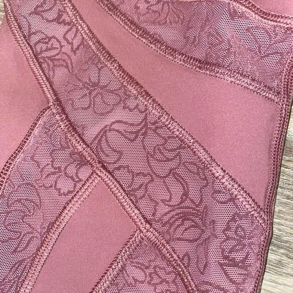 lululemon leggings - mesh, size 2 - Picture 7 of 7